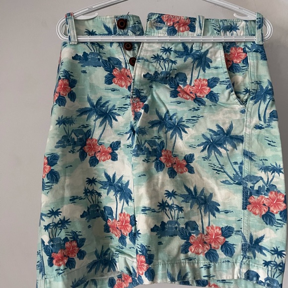 Hollister Summer Short - Picture 2 of 2